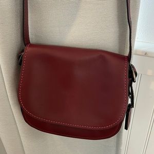 Coach Saddle bag in Bordeaux